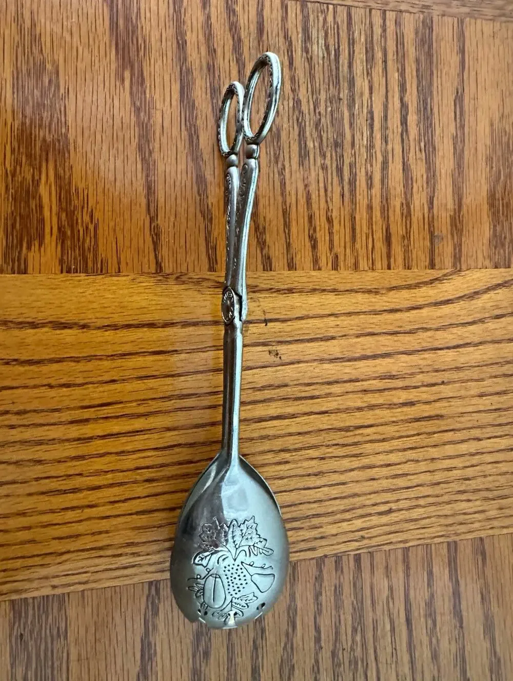 Silver Tone Scissor-Style Floral Victorian Serving Tongs 7in Metal Hand Wash